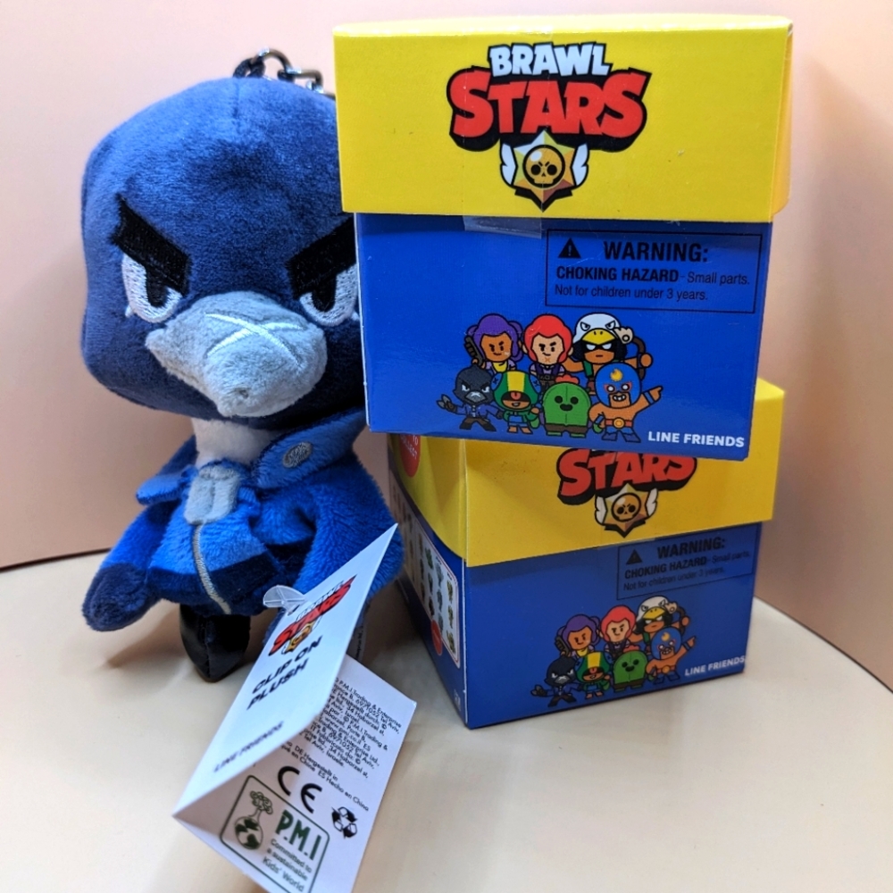 Brawl Stars Bundle with key chain shown + 2 blind minifigurine boxes (random)